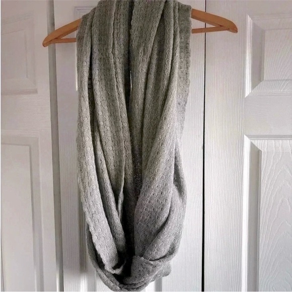 Macy’s Gray Knit Infinity Scarf - Picture 3 of 6